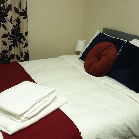 2 Bedroom Lovely Apartment In Woolwich London Exterior photo