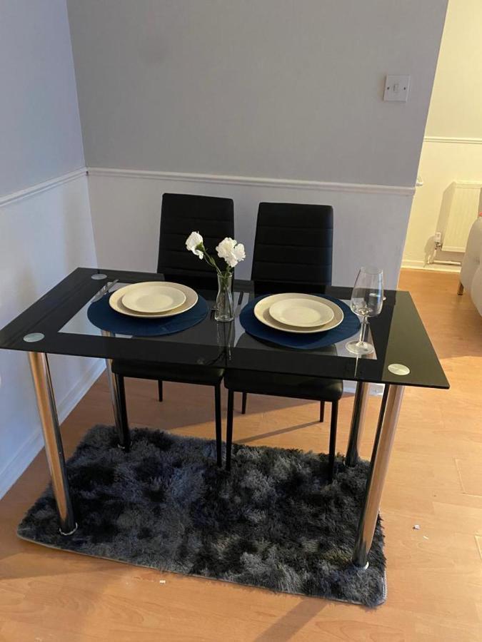 2 Bedroom Lovely Apartment In Woolwich London Exterior photo